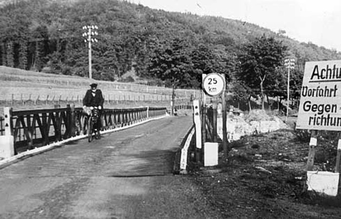 Kahleybruecke 1945